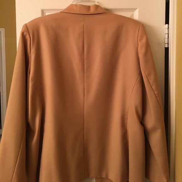 Sag Harbor Pet tan wool fully lined suit size 16 - Picture 3 of 5
